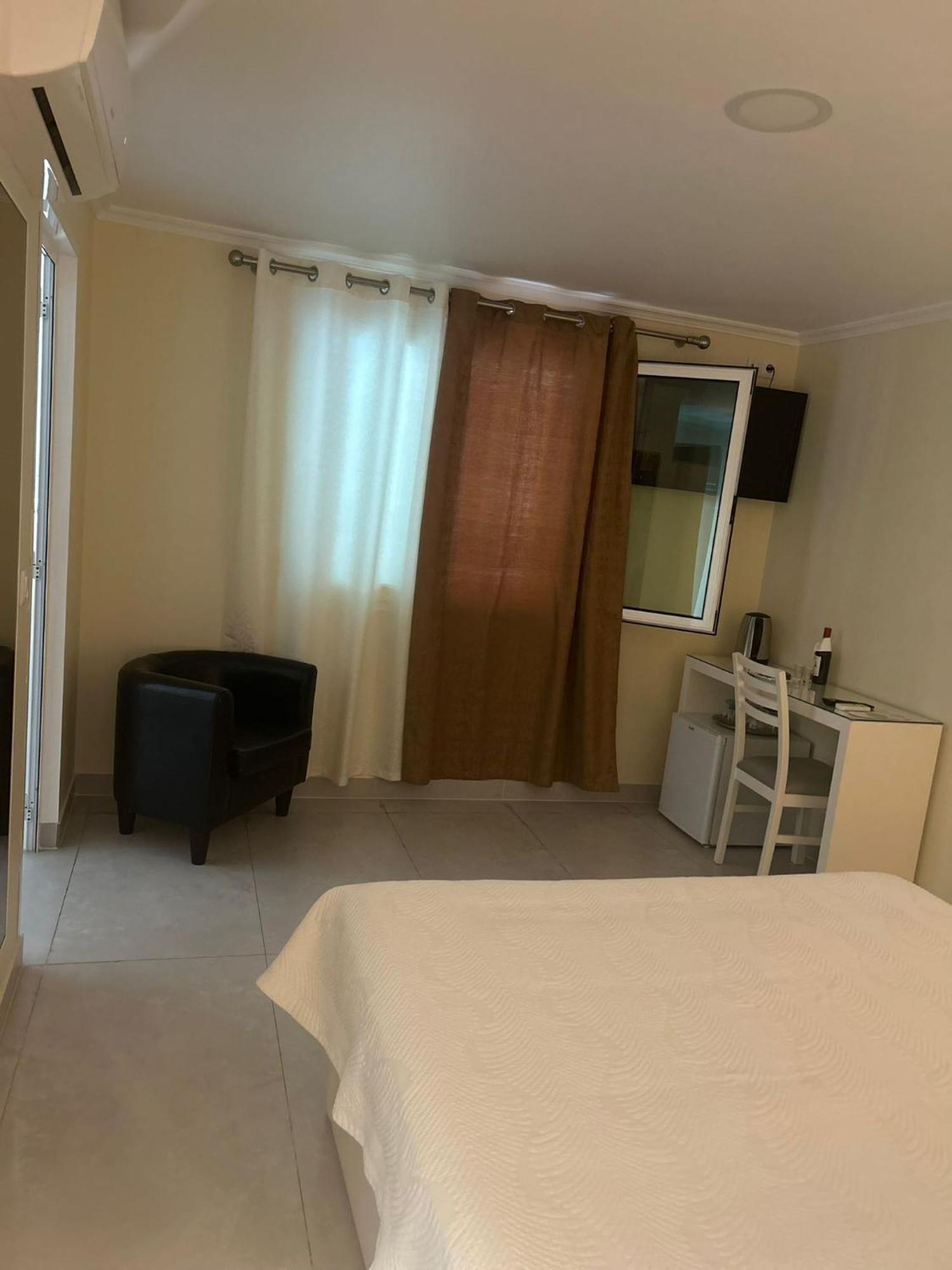 Sao Francisco Accommodation ฟุงชาล ภายนอก รูปภาพ